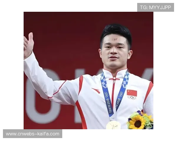 老将石智勇实现全运会举重三连冠，含泪吻别杠铃宣布退役